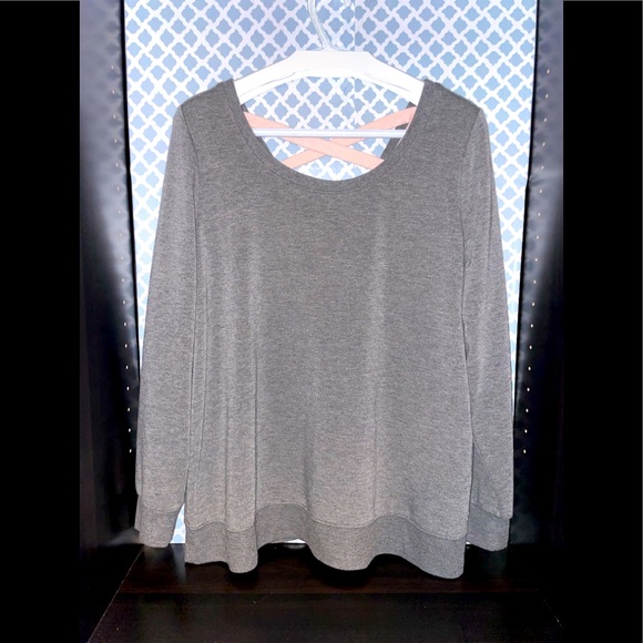 Torrid - Long sleeve active Sweatshirt- Size 2 - Picture 1 of 3